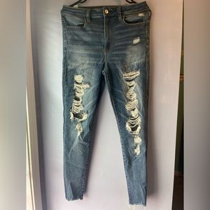 AMERICAN EAGLE HOGH RISE RIPPED JEGGINGS